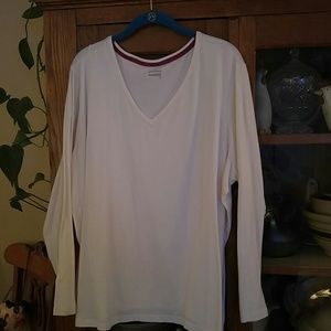 Basic Editions off white long sleeve V-neck top